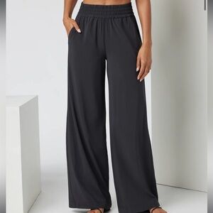 Vuori Villa Wide-Leg Pants